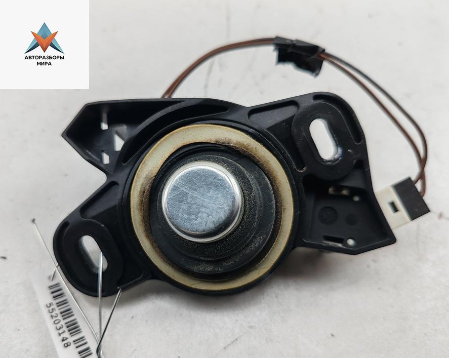 кнопка открытия багажника Opel Vectra C 2004, 2.2 л., бензин, МКПП, серый, хетчбэк 5 дв., 13178155 - фото №1