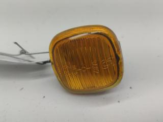 повторитель передний левый Audi A4 B5 1997, 1.6 л., бензин, МКПП, красный, седан, 4D0949127B