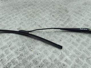 Щеткодержатель (поводок стеклоочистителя) передний Mitsubishi Colt 6 поколение (Z20/Z30) 2005, 1.3 л., бензин, МКПП, синий, хетчбэк 5 дв., 6832NWB