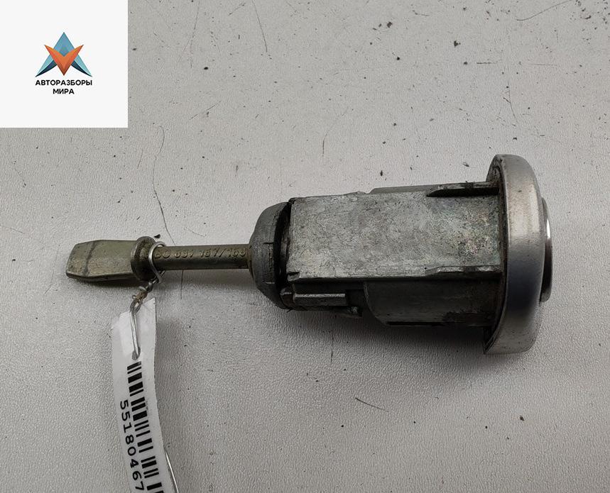 личинка дверного замка Volkswagen Passat B5 1998, 1.8 л., бензин, МКПП, серый, седан, 3B0837167 - фото №1