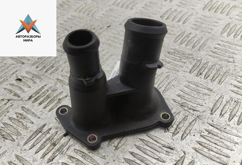 корпус термостата Ford Focus 1 поколение 2000, 1.6 л., i, бензин, МКПП, синий, универсал, 98MM9K478CA - фото №1