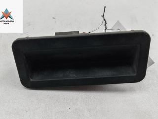 кнопка открытия багажника Ford Fiesta 6 поколение 2009, 1.3 л., бензин, МКПП, красный, хетчбэк 3 дв.