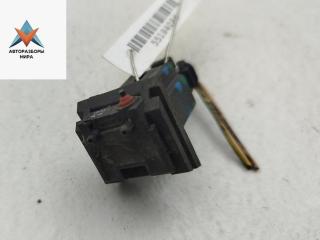 кнопка открытия багажника Peugeot 307 1 поколение 2003, 1.6 л., бензин, МКПП, серый, хетчбэк 5 дв.