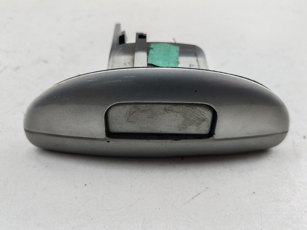 кнопка открытия багажника Renault Scenic I 2002, 1.6 л., бензин, МКПП, серый, минивэн, 8200102583