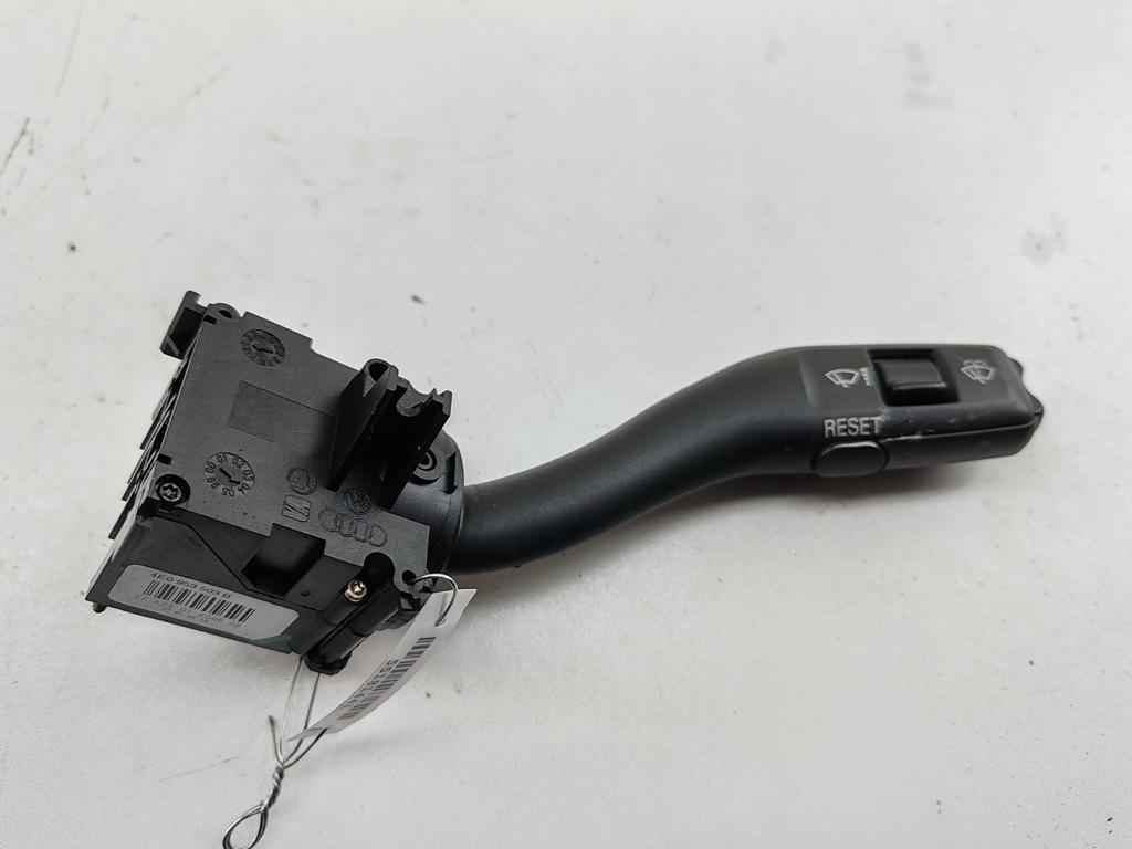 переключатель дворников Audi A6 4F/C6 2005, 3.0 л., дизель, АКПП, серый, седан, 4E0953503B - фото №1