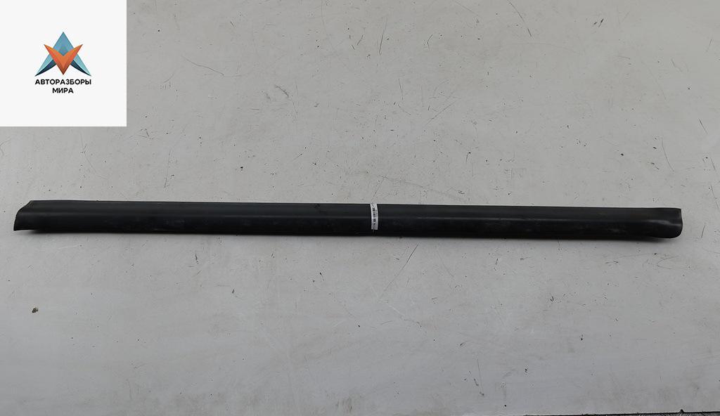 молдинг двери передней правой Audi A6 4B/C5 1998, 1.8 л., бензин, МКПП, серый, седан - фото №1