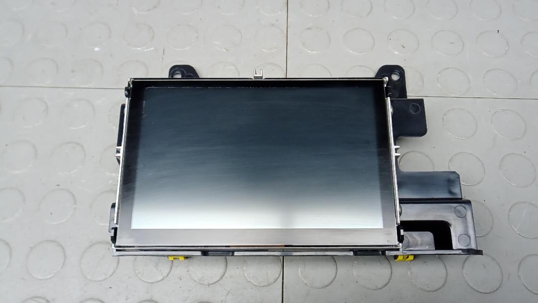 монитор Renault Kadjar 1 поколение 2015, 1.5 л., дизель, МКПП, внедорожник 5 дв. - фото №1