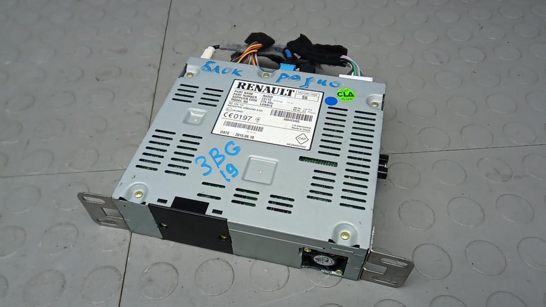 блок радио Renault Kadjar 1 поколение 2015, 1.5 л., дизель, МКПП, внедорожник 5 дв., 281158155R - фото №1