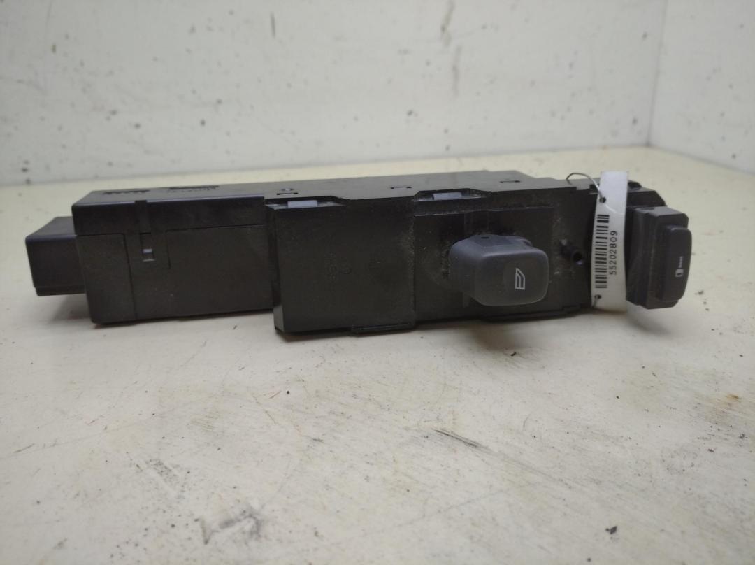 кнопка стеклоподъемника переднего правого Volvo S80 2000, 2.4 л., бензин, АКПП, серый, седан, 9452961