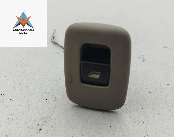 кнопка стеклоподъемника заднего правого Peugeot 508 1 поколение 2011, 2.0 л., дизель, МКПП, чёрный, универсал - фото №1