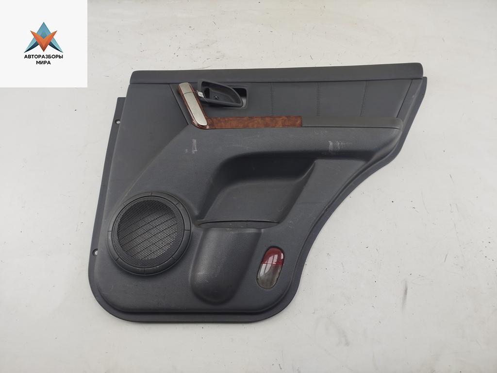 обшивка двери задняя правая Kia Sorento 1 поколение 2003, 2.5 л., дизель, АКПП, зелёный, внедорожник 5 дв., 83302-3E070W2 - фото №1