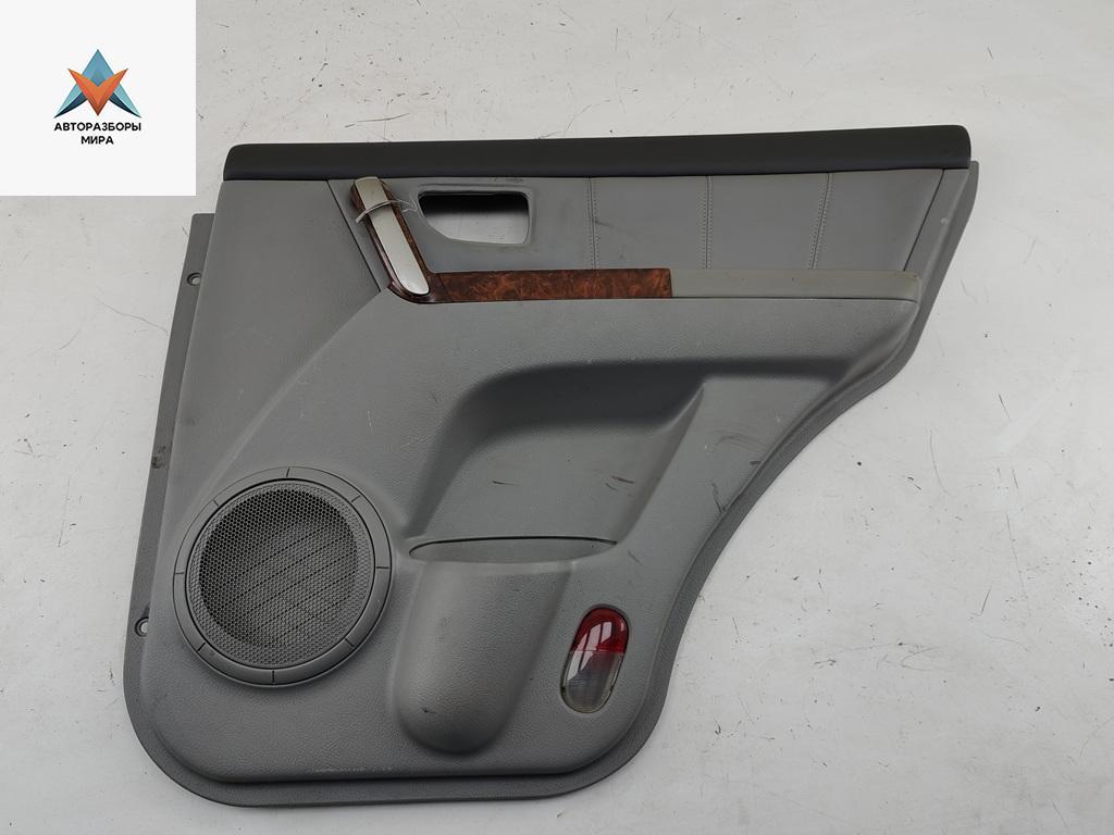 обшивка двери задняя правая Kia Sorento 1 поколение 2004, 2.5 л., дизель, МКПП, серый, внедорожник 5 дв., 83302-3E070J2 - фото №1