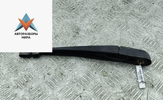 Щеткодержатель (поводок стеклоочистителя) задний Peugeot 307 1 поколение 2002, 1.6 л., бензин, МКПП, серый, хетчбэк 3 дв. - фото №1