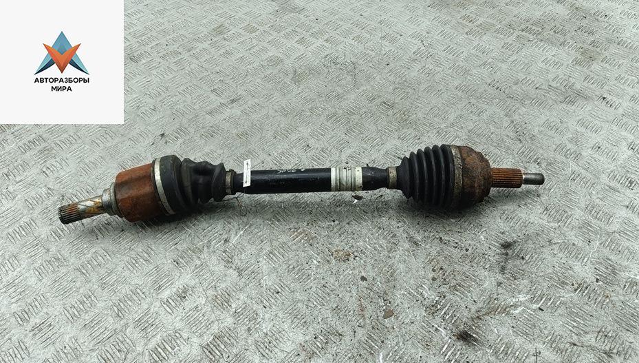 полуось передняя левая (приводной вал, ШРУС) Renault Laguna 3 поколение 2008, 2.0 л., бензин, МКПП, чёрный, универсал, 8200618165 - фото №1