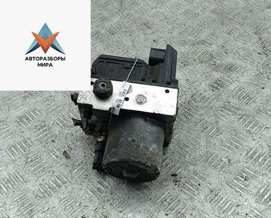 блок ABS Audi A4 B6 2002, 1.9 л., дизель, МКПП, чёрный, универсал, 8E0614517 - фото №1