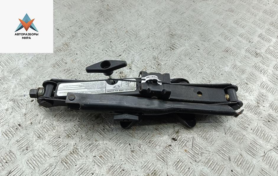 домкрат Chrysler Voyager 3 поколение 1998, 2.0 л., бензин, МКПП, синий, минивэн, 04860320E - фото №1