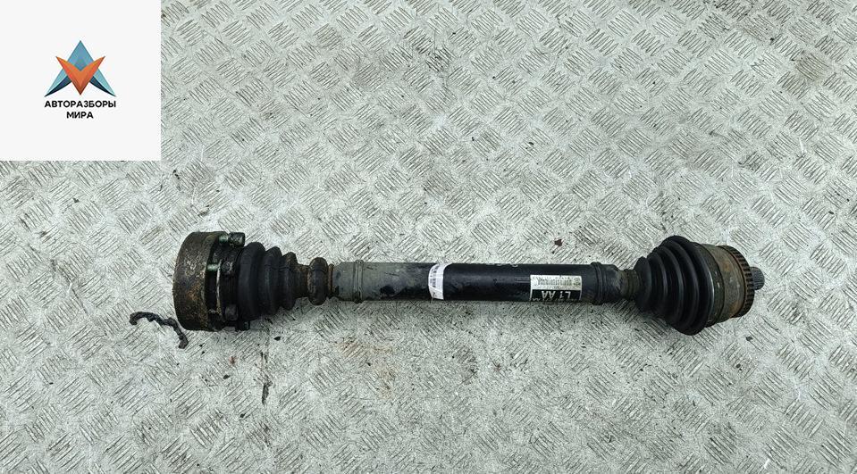 полуось передняя левая (приводной вал, ШРУС) Audi A6 4B/C5 1998, 1.8 л., бензин, МКПП, серый, седан, 4B0407271AA - фото №1