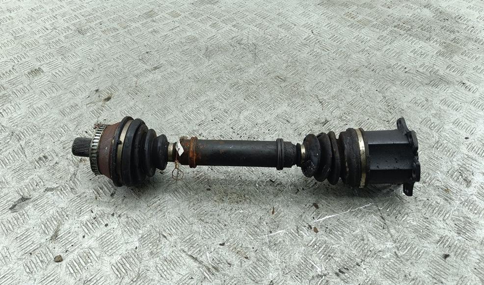 полуось передняя правая (приводной вал, ШРУС) Audi A4 B6 2003, 2.4 л., бензин, АКПП, серый, универсал