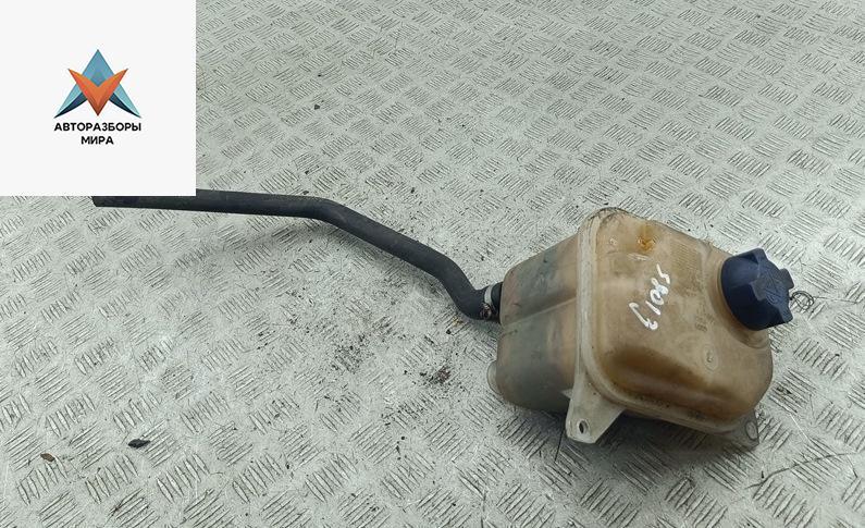 бачок расширительный Audi 80 8C/B4 1991, 2.0 л., бензин, 8A0121407A - фото №1