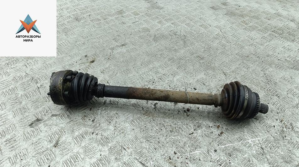 полуось передняя правая (приводной вал, ШРУС) Audi 80 8C/B4 1991, 2.0 л., бензин, МКПП, белый, седан - фото №1