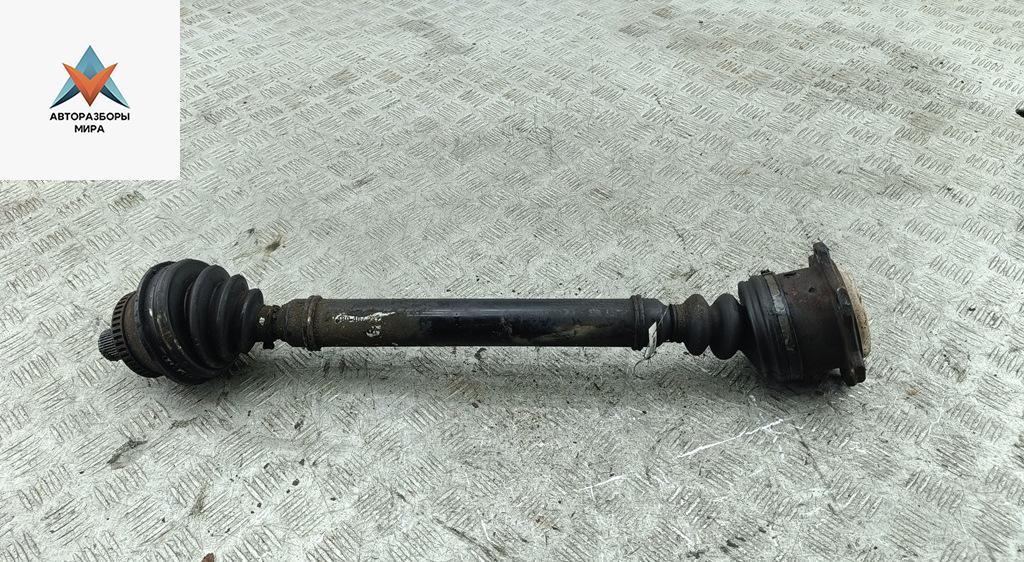 полуось передняя правая (приводной вал, ШРУС) Audi A6 4B/C5 1999, 2.8 л., бензин, МКПП, белый, универсал, 4B0407272C - фото №1