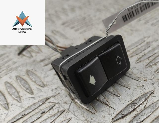 кнопка стеклоподъемника переднего правого BMW 5 серия E39 1998, 2.0 л., бензин, МКПП, серый, универсал, 8368974 - фото №1