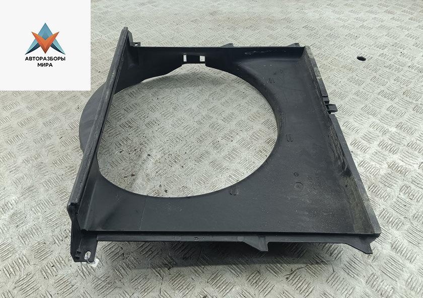 диффузор вентилятора BMW 5 серия E39 1998, 2.0 л., бензин, МКПП, серый, седан, 1740700 - фото №1