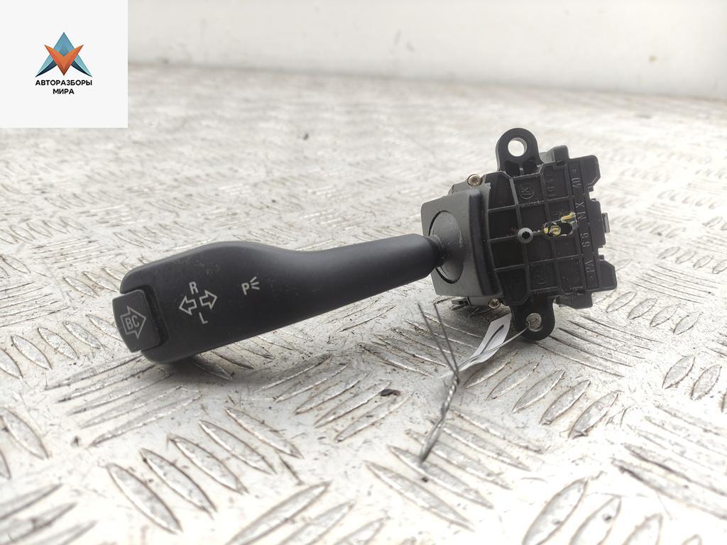 переключатель поворотов BMW 3 серия E46 2000, 1.9 л., бензин, МКПП, чёрный, купе, 8363668 - фото №1