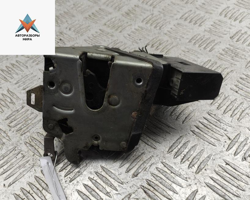 замок двери передней правой BMW 5 серия E39 1998, 2.0 л., бензин, МКПП, серый, универсал - фото №1