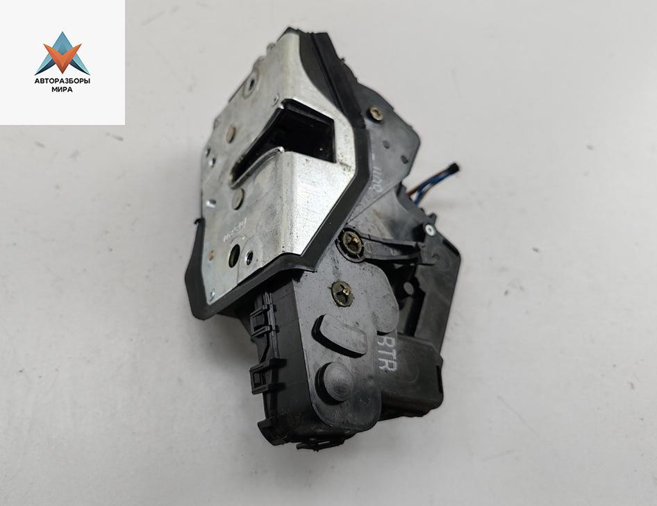 замок двери передней правой BMW 3 серия E46 1999, 2.0 л., дизель, МКПП, зелёный, универсал, 8206408 - фото №1