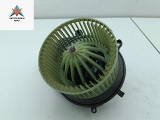 моторчик печки Volkswagen Passat B5 [рестайлинг] 2001, 2.5 л., дизель, МКПП, серый, универсал, 8D1820021