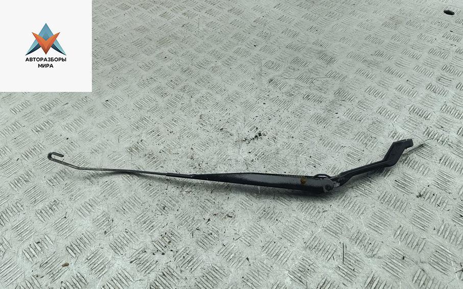 Щеткодержатель (поводок стеклоочистителя) передний Honda CR-V 2 поколение 2001, 2.0 л., бензин, МКПП, чёрный, внедорожник 5 дв. - фото №1