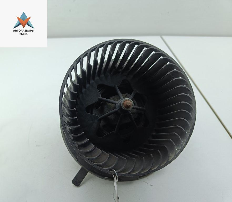 моторчик печки Volkswagen Touran 1 поколение 2005, 2.0 л., дизель, МКПП, чёрный, минивэн, 3C0907521 - фото №1