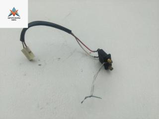 выключатель концевой (концевик) Mercedes-Benz Vito-1 W638 2002, 2.2 л., дизель, МКПП, жёлтый, микроавтобус, 9018200254