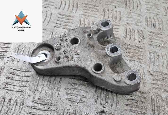 кронштейн КПП Skoda Fabia 1 поколение (6Y) 2003, 1.4 л., бензин, МКПП, синий, хетчбэк 5 дв., 6Q0199185N - фото №1