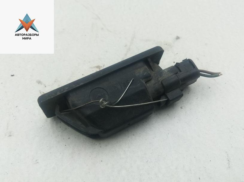 подсветка номера Volkswagen Crafter 1 поколение 2006, 2.5 л., дизель, МКПП, белый, микроавтобус - фото №1