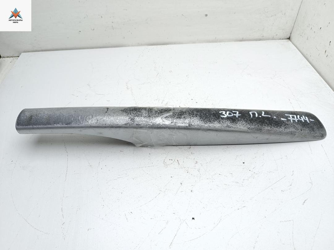 крышка (заглушка) рейлинга Peugeot 307 1 поколение 2003, 2.0 л., бензин, МКПП, зелёный, универсал, 9641412277 - фото №1