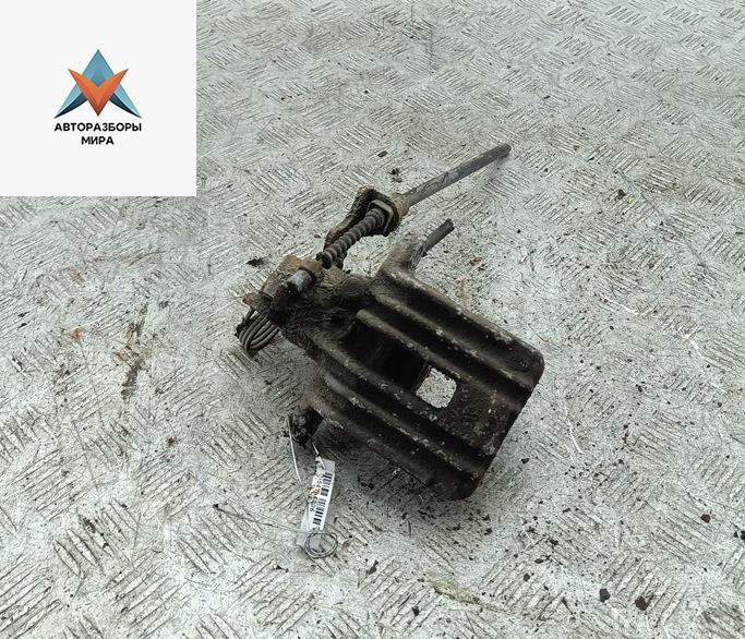 суппорт задний правый Audi A6 4B/C5 1998, 1.8 л., бензин, МКПП, серый, седан - фото №1