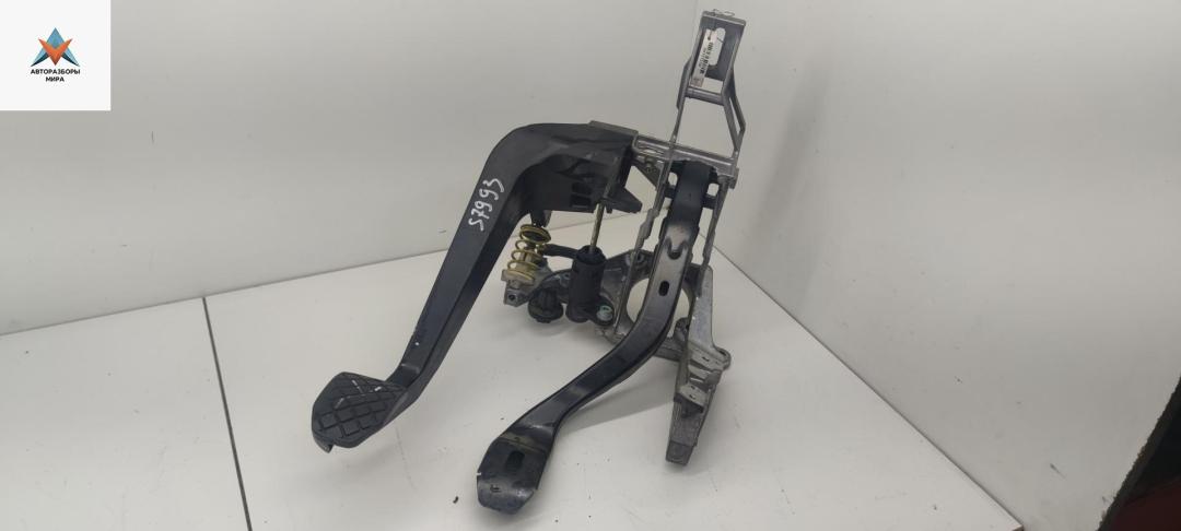узел педальный (блок педалей) Audi A4 B6 2002, 1.9 л., дизель, МКПП, чёрный, универсал, 8E1721117A - фото №1
