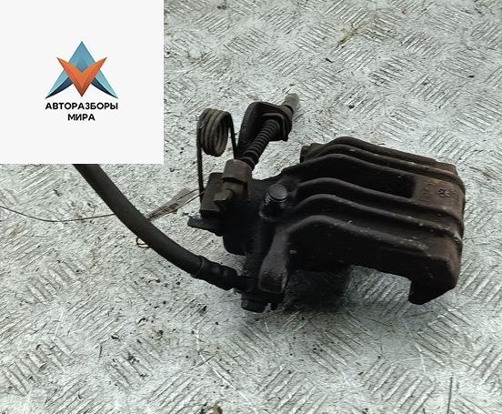 суппорт задний левый Audi A4 B6 2003, 2.4 л., бензин, АКПП, серый, универсал - фото №1