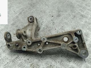 Кронштейн крепления рычага передней подвески Volkswagen Golf 5 поколение 2007, 1.4 л., бензин, МКПП, серый, хетчбэк 3 дв.