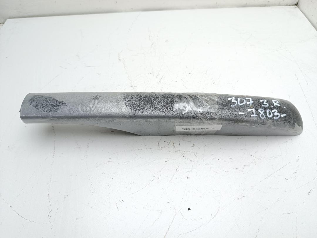 крышка (заглушка) рейлинга Peugeot 307 1 поколение 2003, 2.0 л., бензин, МКПП, зелёный, универсал, 9641411777 - фото №1