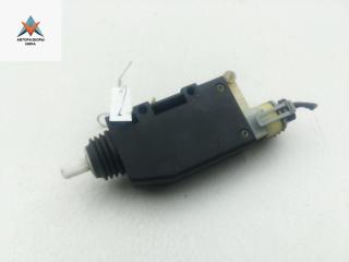 активатор (привод) замка двери Opel Omega B [рестайлинг] 2001, 2.6 л., бензин, МКПП, серый, универсал, 90493702