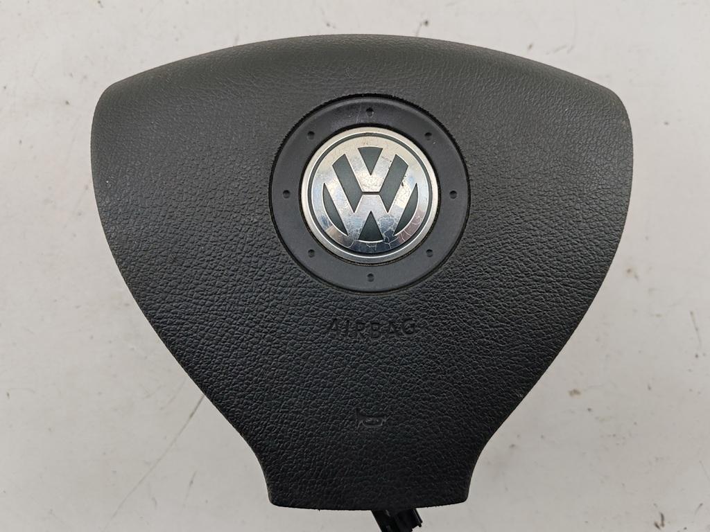 подушка безопасности водителя Volkswagen Passat B6 2008, 2.0 л., дизель, МКПП, чёрный, универсал, 1K0880201BT - фото №1