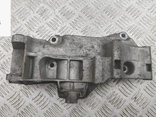 кронштейн генератора Volkswagen Golf 4 поколение 2002, 1.4 л., бензин, МКПП, синий, хетчбэк 5 дв., 032145169Q