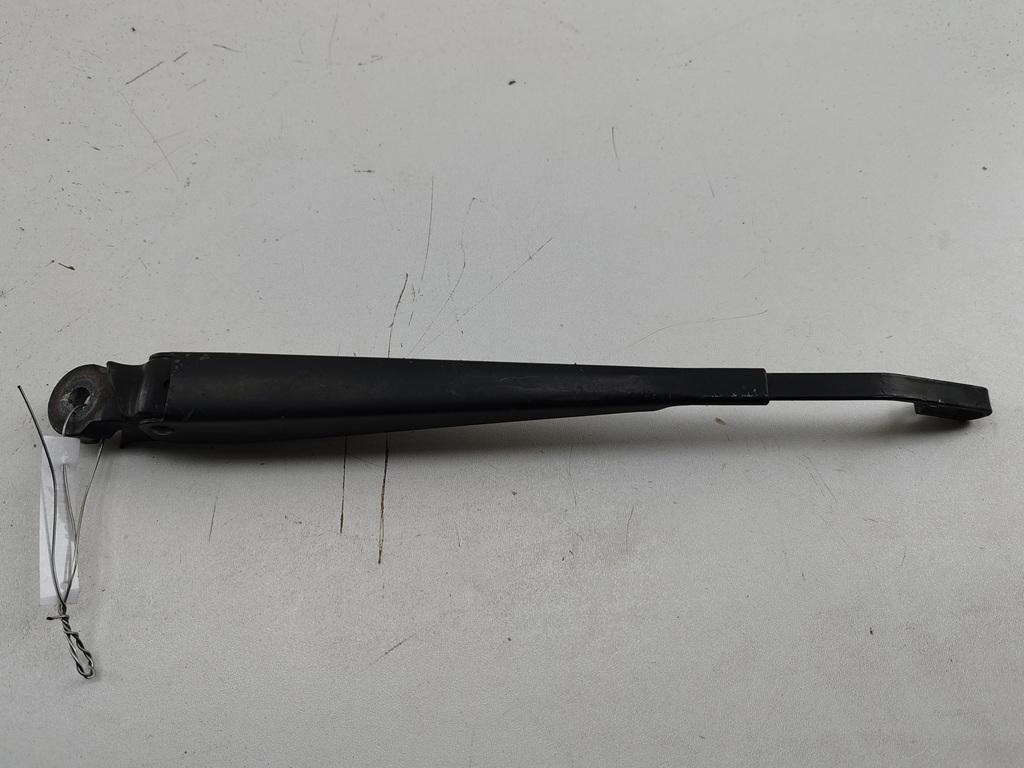Щеткодержатель (поводок стеклоочистителя) задний Volkswagen Passat B4 1994, универсал, 333955707A
