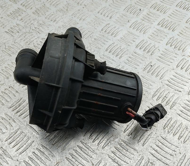 насос продувки катализатора Volkswagen Bora 2003, 2.0 л., бензин, МКПП, серый, седан, 06A131333C