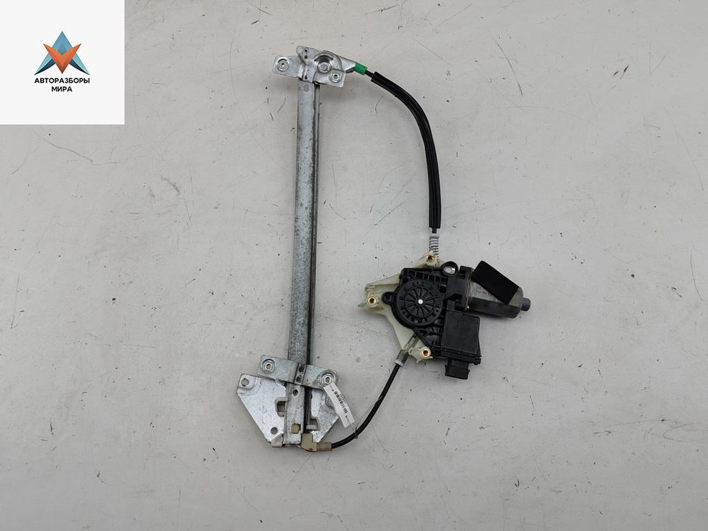 стеклоподъемник электрический передний левый Mitsubishi Carisma 1 поколение 1998, 1.8 л., бензин, АКПП, серый, хетчбэк 5 дв. - фото №1