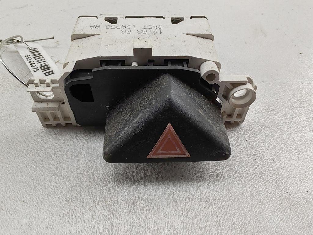 кнопка аварийной сигнализации Ford Focus I 2003, 1.6 л., i, бензин, МКПП, красный, хетчбэк 5 дв., 2M5T13A350AA