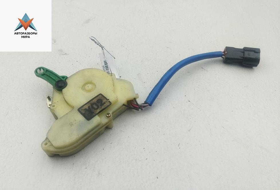 Активатор (привод) замка двери задней левой Kia Sorento 1 поколение 2004, 2.5 л., дизель, МКПП, серый, внедорожник 5 дв. - фото №1